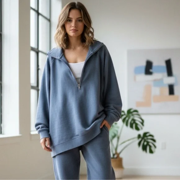 NWT SKIMS Boyfriend Fleece Slouchy Half Zip Pullover – Zircon Gray- size large Sweatshirts & Hoodies